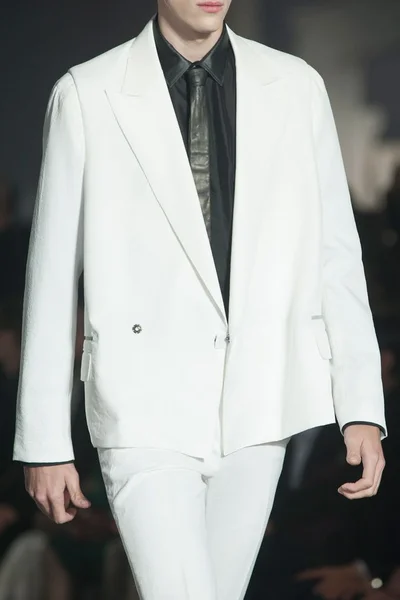 Look 9